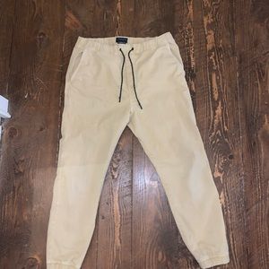 Medium American eagle joggers